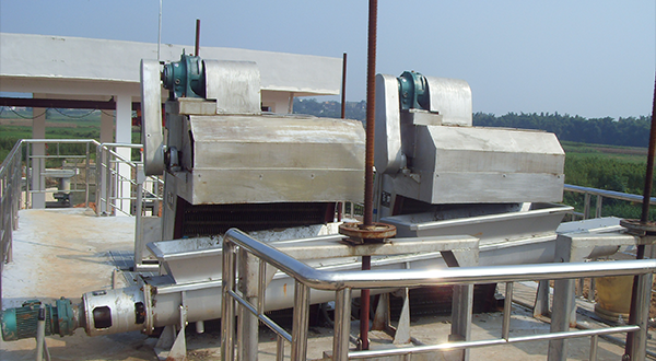 影響超臨界水氧化法工業(yè)應(yīng)用的因素-青島樂中環(huán)?？萍加邢薰? />
</p>
<p style=