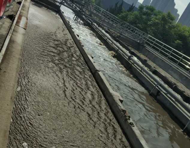 平流式沉砂池和曝氣沉砂池的區(qū)別(平流式沉砂池優(yōu)點)-02 平流式沉砂池和曝氣沉砂池的區(qū)別(平流式沉砂池優(yōu)點)-02